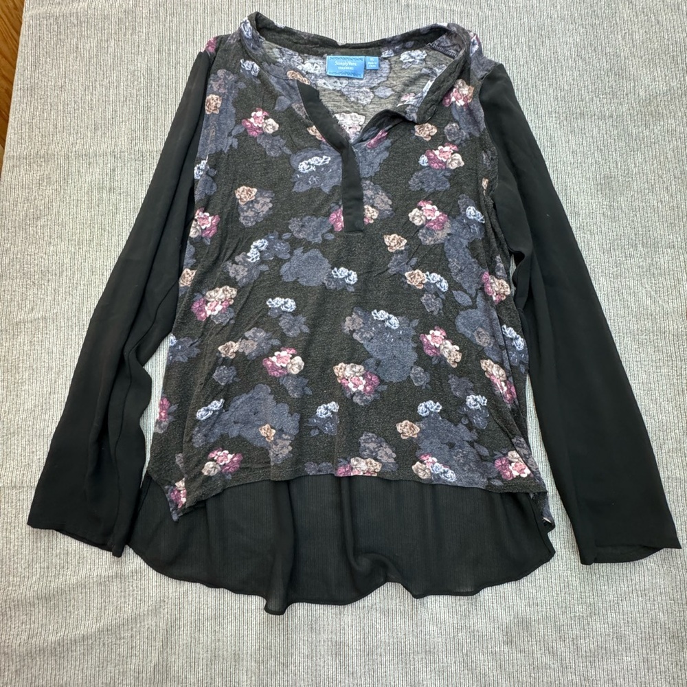 Simply Vera Vera Wang Black and Gray Patterned Top